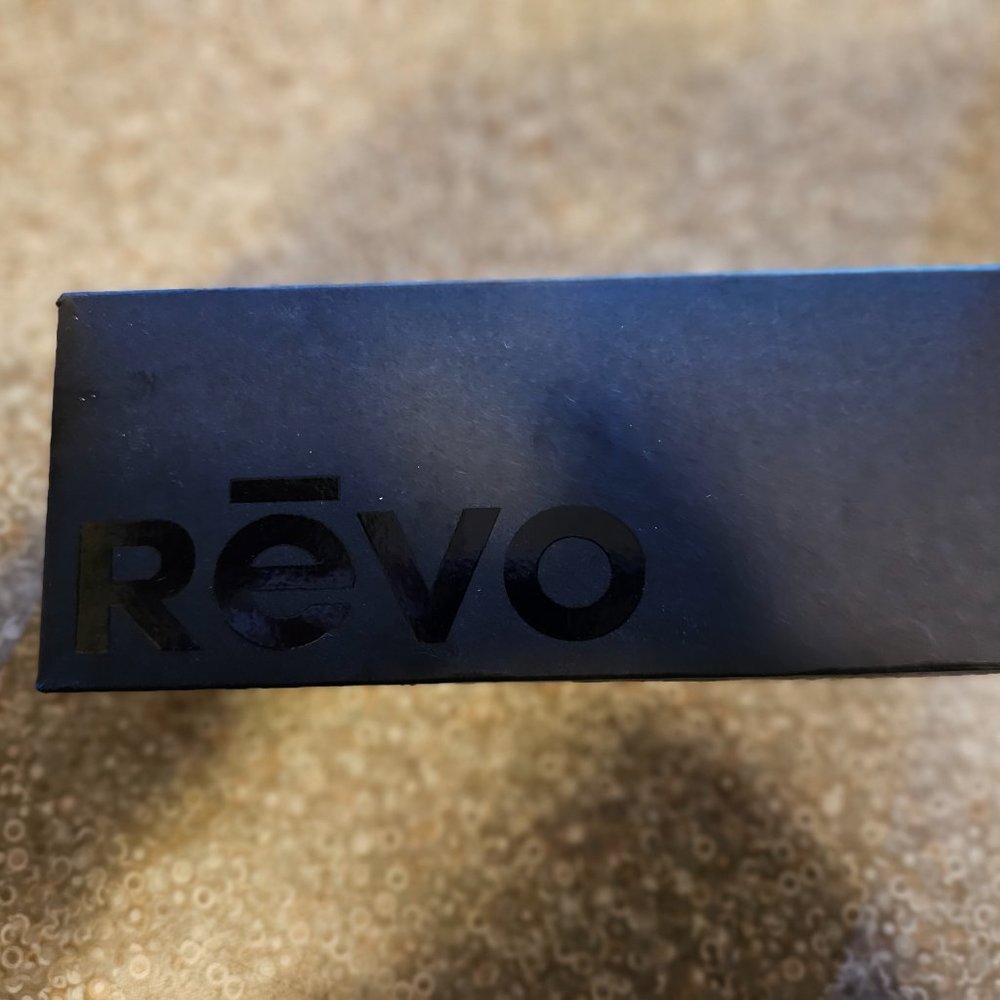 Revo sunglasses - Picture 2 of 2
